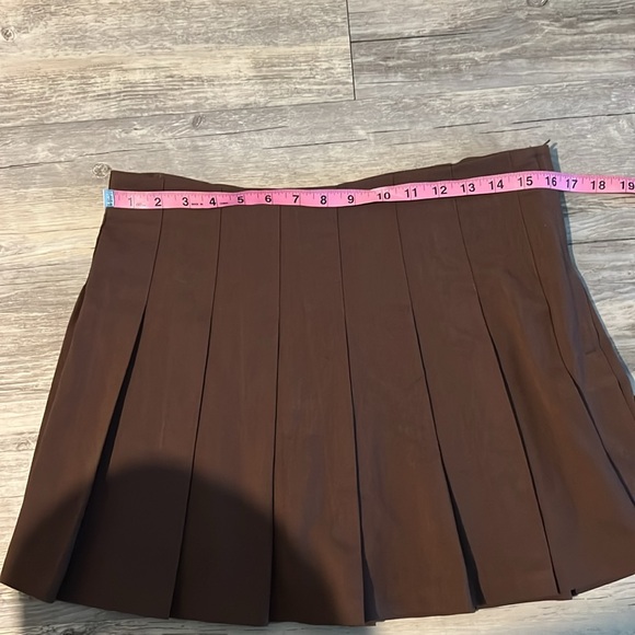H&M brown pleated skirt, size 10 - Picture 2 of 4